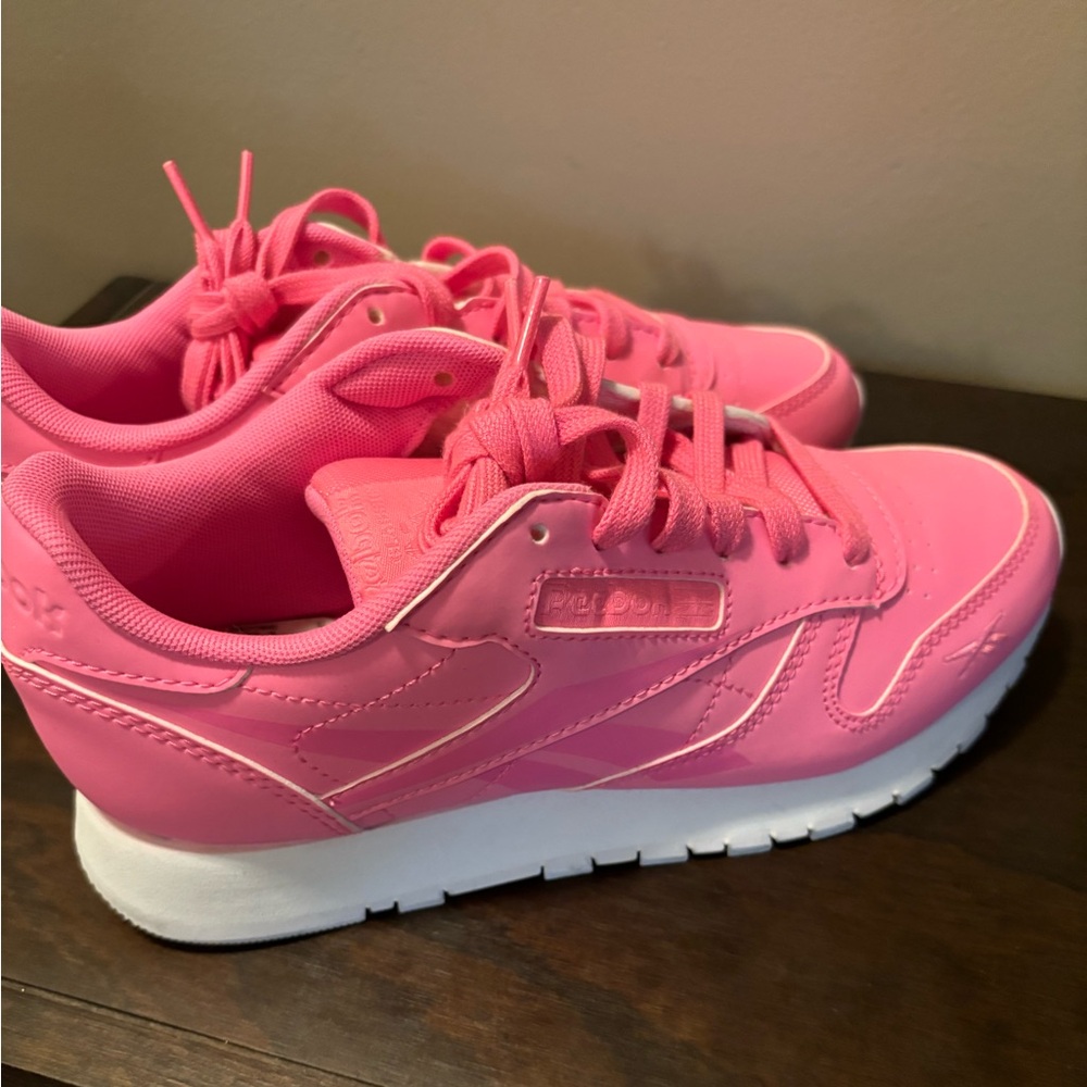 Classic Reebok Sneakers, Pink, 5.5